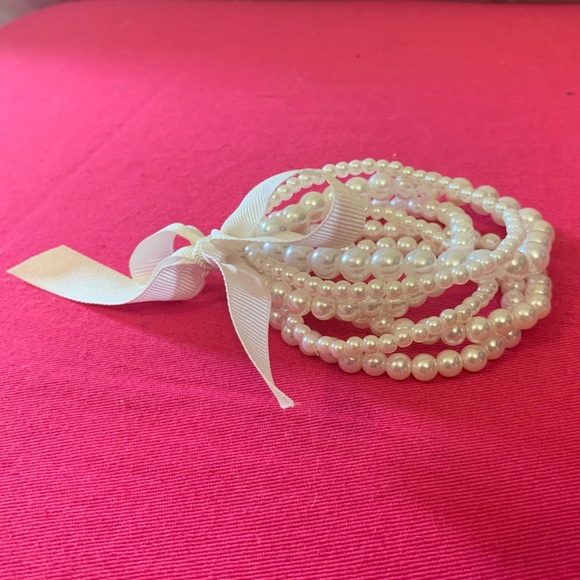 Faux Pearl Bracelet - Picture 2 of 2